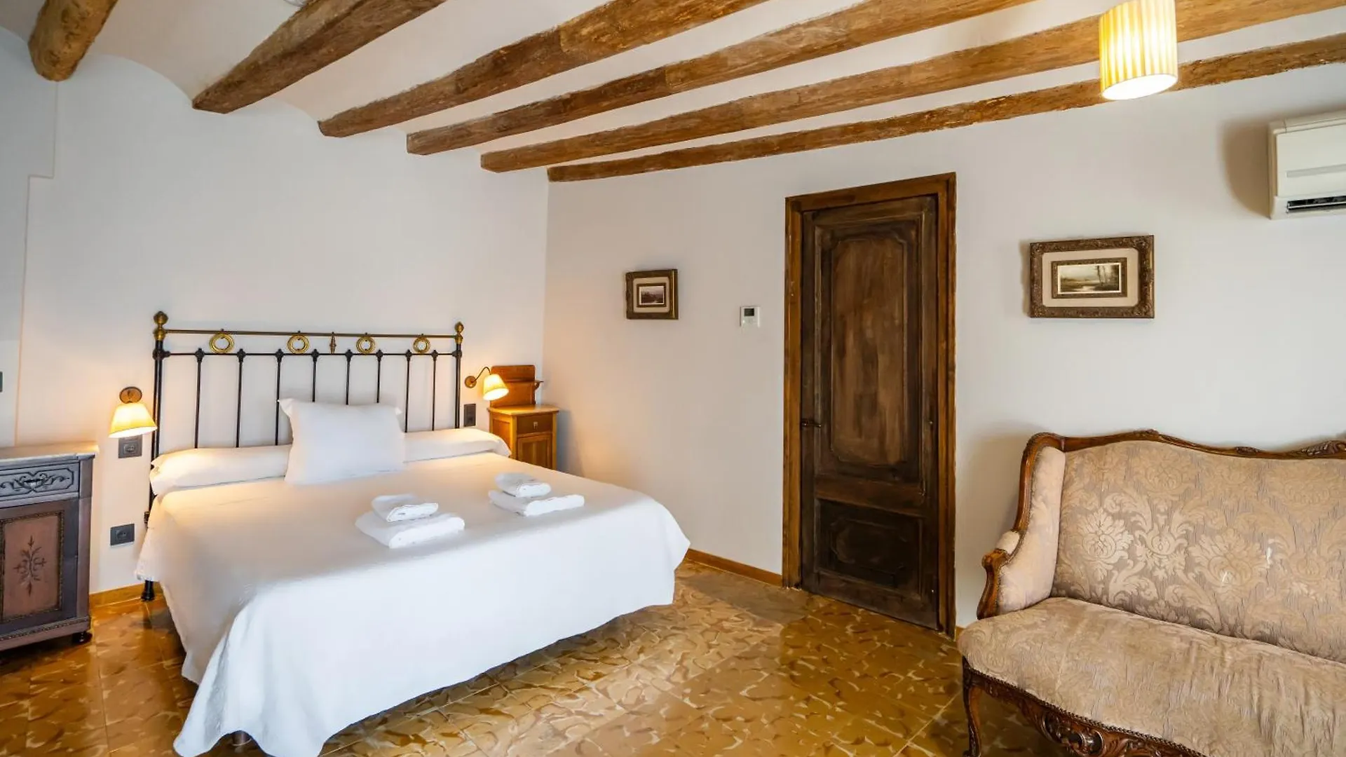 Lo Palauet De La Muralla Balaguer 2*,